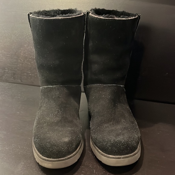 UGG | Madison Boots | See measurements - Picture 2 of 12